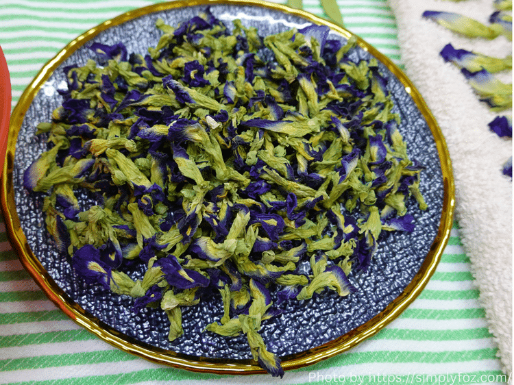 زهور الشاي الزرقاء blue pea tea